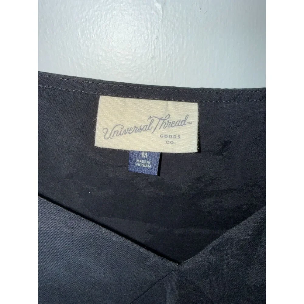 Universal Thread Black V-Neck Cami Tank Top Size M Soft Rayon Blend Minimalist